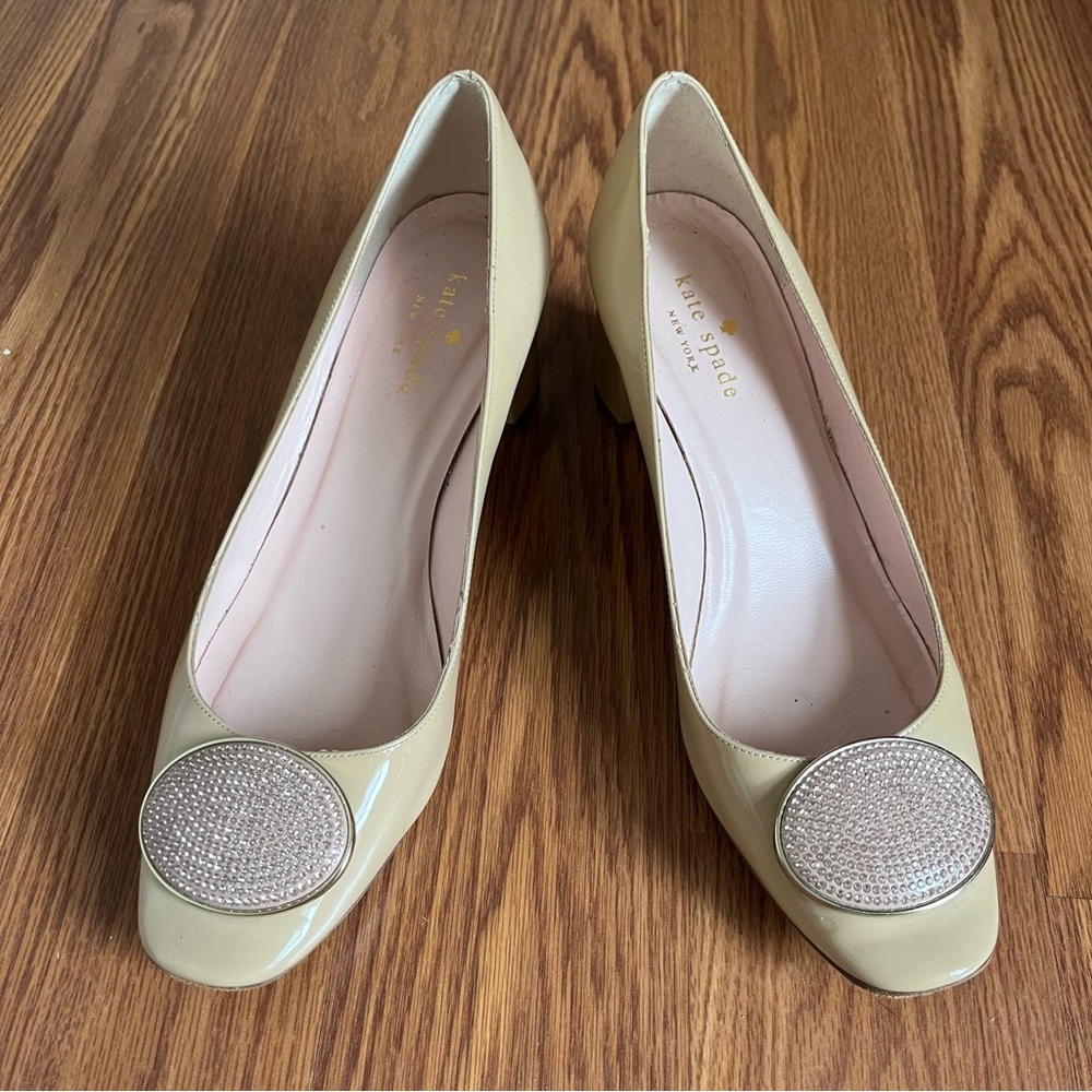 Kate Spade Nude Patent Dana Glitter Broach Pump